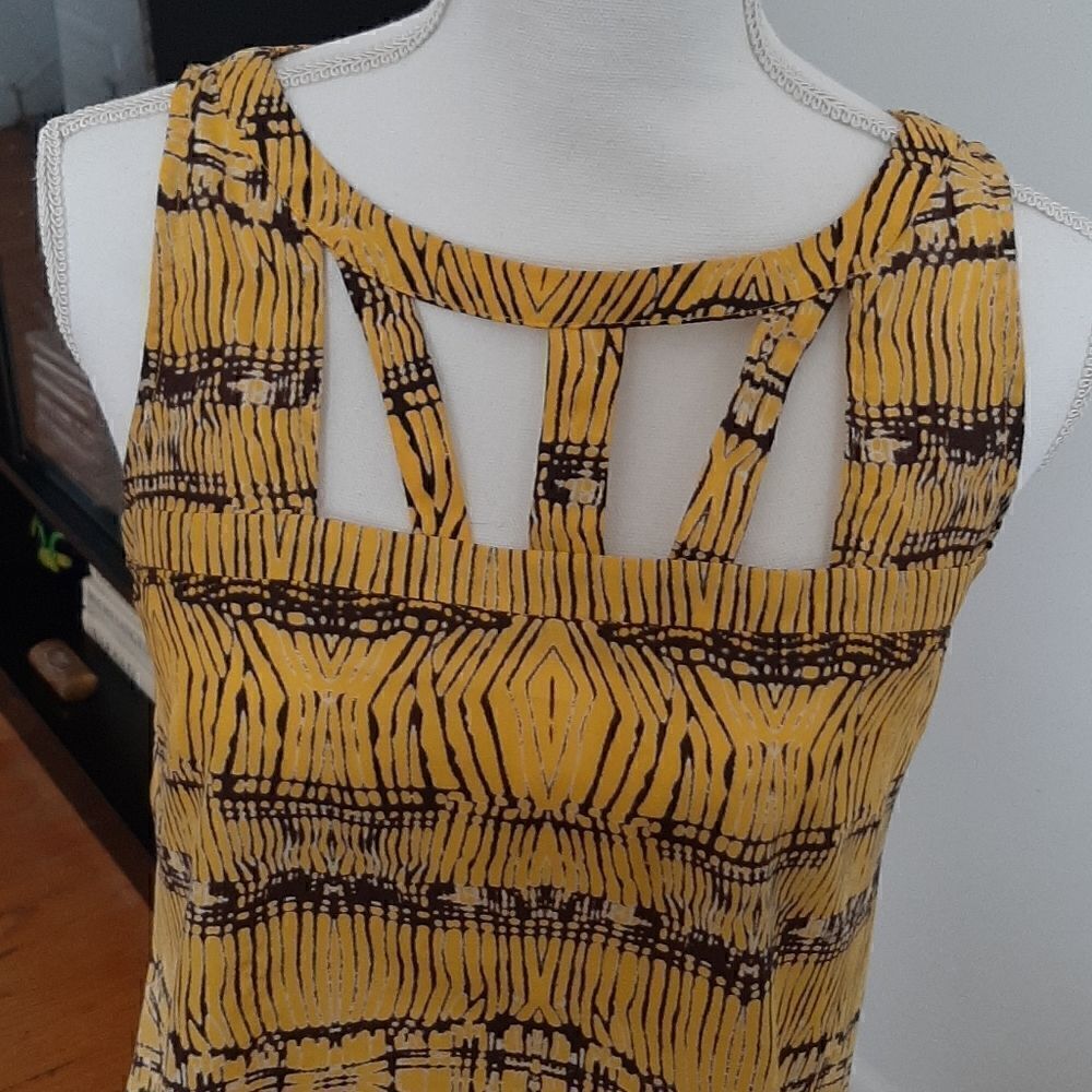 Yellow top - Picture 3 of 4